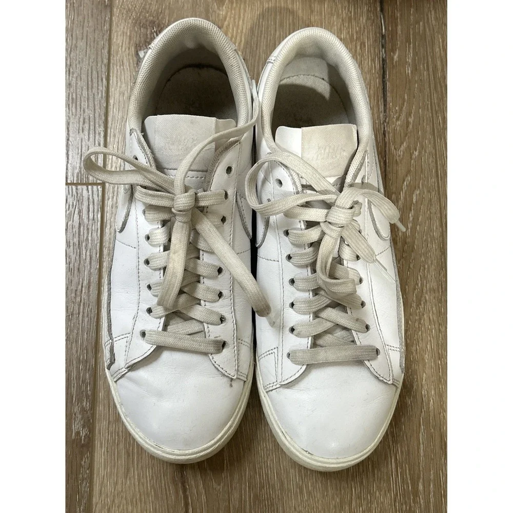 Nike Blazer Low Shoes - Women's Size 7.5 - White Leather - Casual Sneakers AV937